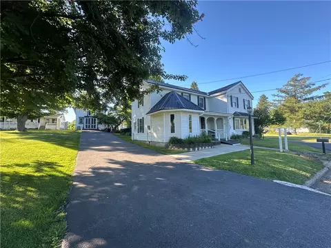 781 Spring Lake Rd, Conquest, NY 13140