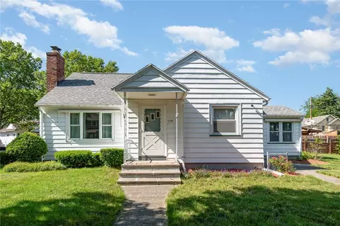 114 Dunsmere Dr, Rochester, NY 14615