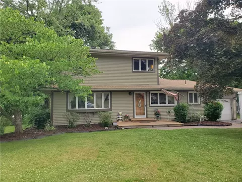 171 Highview Dr, Irondequoit, NY 14609