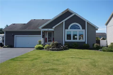 97 Daylilly Ln, Greece, NY 14626