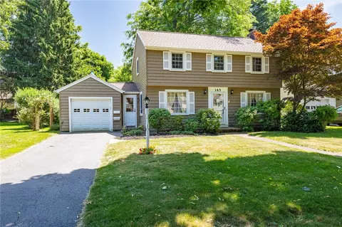 165 Harvington Dr, Irondequoit, NY 14617