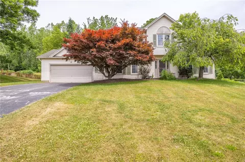 409 Highfield Dr, Macedon, NY 14502