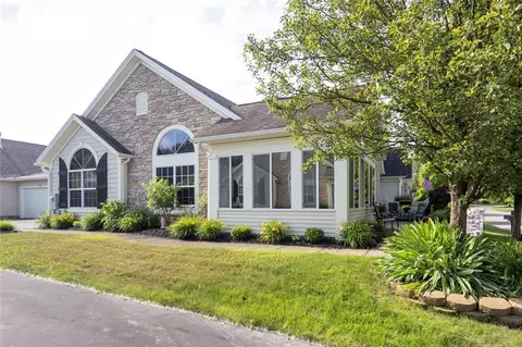 180 Maryview Dr, Webster, NY 14580