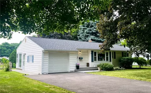 157 Ripplewood Dr, Greece, NY 14616