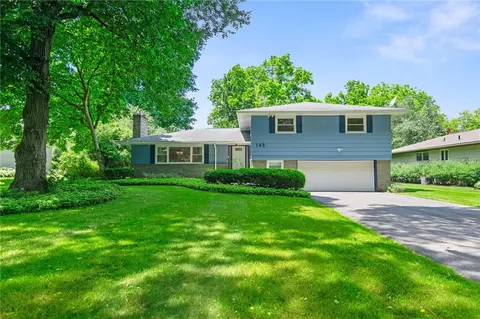 145 Georgian Court Rd, Brighton, NY 14610