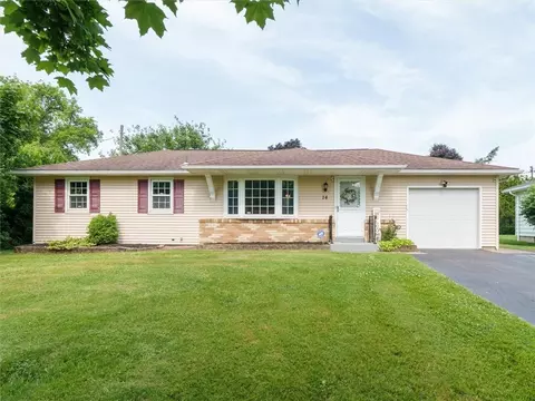 14 Barbie Dr, Greece, NY 14626