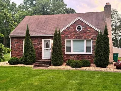 707 Webster Rd, Webster, NY 14580