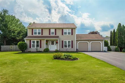 1418 Creek Pointe, Farmington, NY 14425