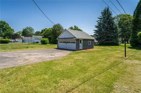 75 Elder St, Gates, NY 14606 photo 24