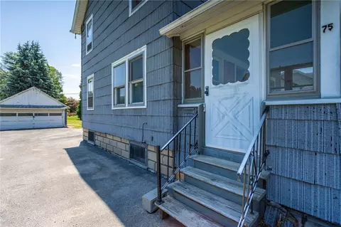 75 Elder St, Gates, NY 14606 photo 25