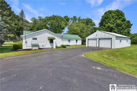 6528 E Lake Rd, Mayville, NY 14757