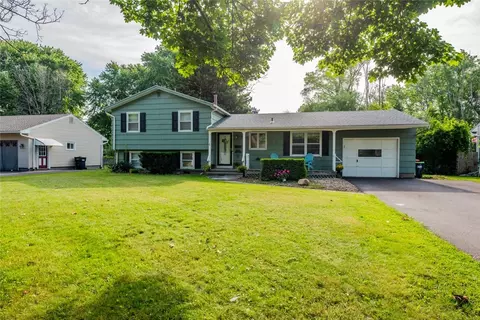 70 Barlow Dr, Greece, NY 14626