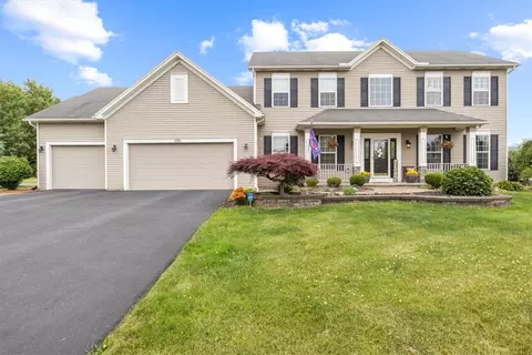 250 Winesap Pt, Greece, NY 14612