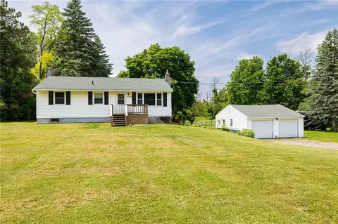 4700 S Manning Rd, Holley, NY 14470