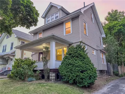 556 Cedarwood Ter, Rochester, NY 14609