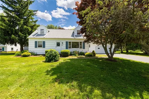 463 Holley St, Sweden, NY 14420