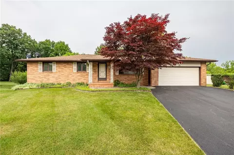 35 Simone Cir, Irondequoit, NY 14609