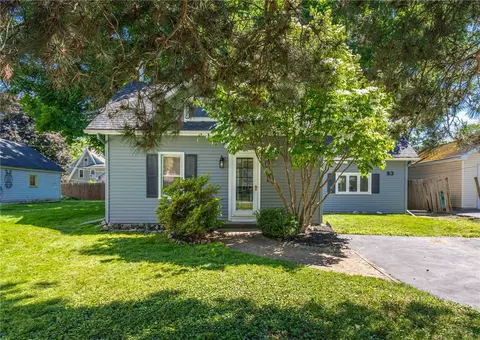 83 Sunset Dr, Rochester, NY 14618