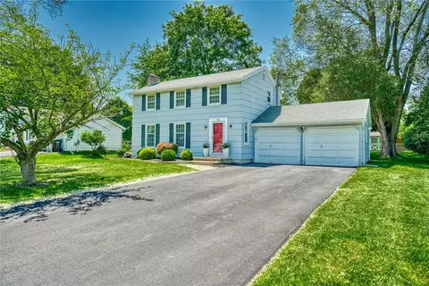 745 Saffron Ln, Webster, NY 14580
