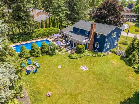 20 Rensselaer Dr, Pittsford, NY 14534