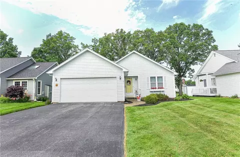 61 Olivia Cir, Greece, NY 14626