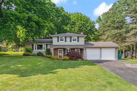 3 Francis Dr, Perinton, NY 14526