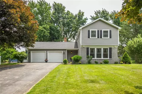 219 Elder Dr, Farmington, NY 14425