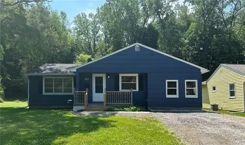 283 Eaton Rd, Irondequoit, NY 14617 photo 2