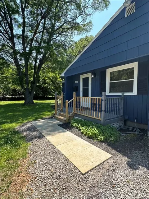 283 Eaton Rd, Irondequoit, NY 14617 photo 4