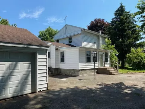 2726 Murdock Rd, Ridgeway, NY 14103
