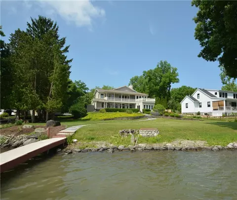 4958 Station House Dr, Canandaigua, NY 14424