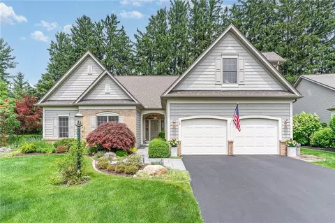 12 Autumn Blaze Trl, Perinton, NY 14450