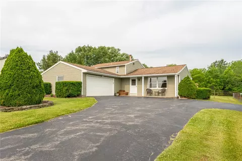 1311 Middle Rd, Rush, NY 14543