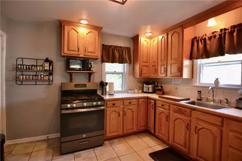315 Walzer Rd, Irondequoit, NY 14622 photo 5