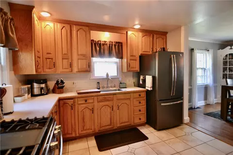 315 Walzer Rd, Irondequoit, NY 14622 photo 6