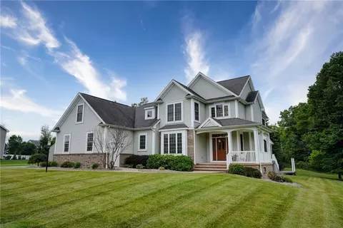 7689 Morning Star Ln, Ontario, NY 14519