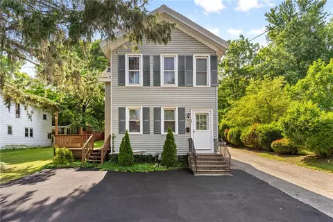 77 Phelps St, Lyons, NY 14489 photo 2