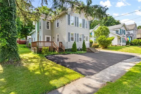 77 Phelps St, Lyons, NY 14489 photo 4