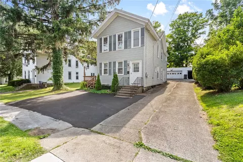 77 Phelps St, Lyons, NY 14489 photo 3