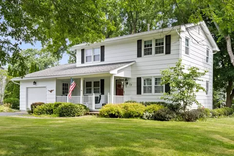 77 Valley View Dr, Brockport, NY 14420