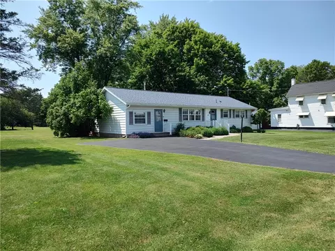 56 Fayette St, Waterloo, NY 13165