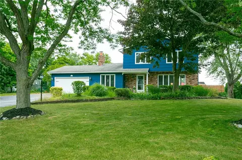12 Waterford Way, Perinton, NY 14450