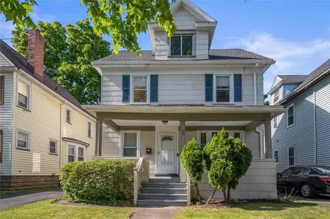 38 Roslyn St, Rochester, NY 14619