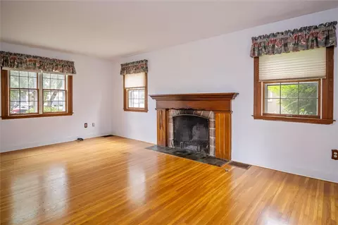 107 Covington Rd, Irondequoit, NY 14617 photo 10