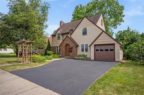 107 Covington Rd, Irondequoit, NY 14617 photo 2