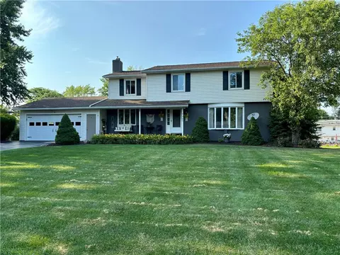 305 Southridge Dr, Greece, NY 14626