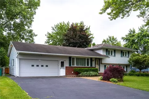 43 Capri Dr, Gates, NY 14624