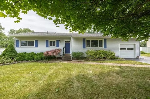 415 Wildbriar Rd, Rochester, NY 14623