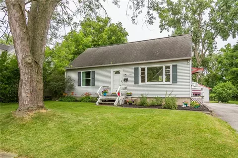 220 W Gibson St, Canandaigua, NY 14424