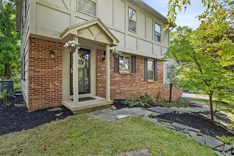 31 Selborne Chase Dr, Perinton, NY 14450